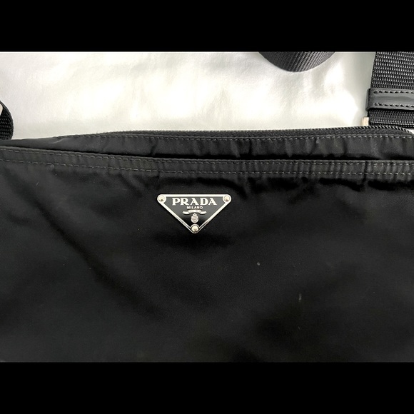 AUTHENTIC PRADA Messenger Small Tessuto 98pr46 Black Nylon Cross Body Bag - Picture 7 of 7